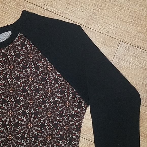 LulaRoe Randy Baseball Tee - Picture 4 of 13